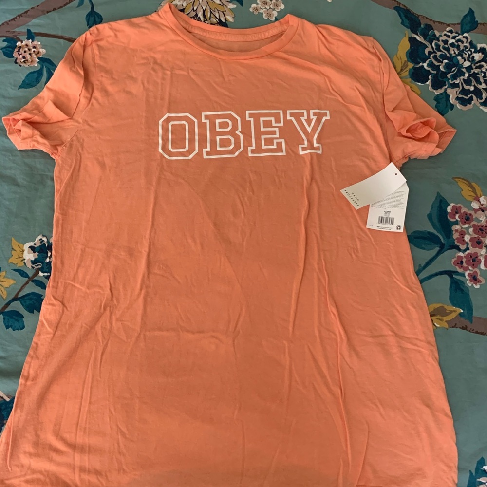 Obey XL women’s t shirt